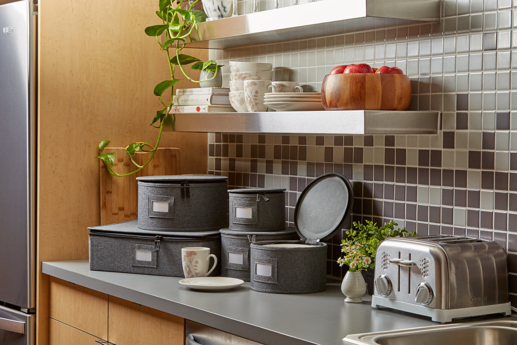 Dinnerware Plate and Cup Storage Set – 5 Piece, Non-Quilted, Grey