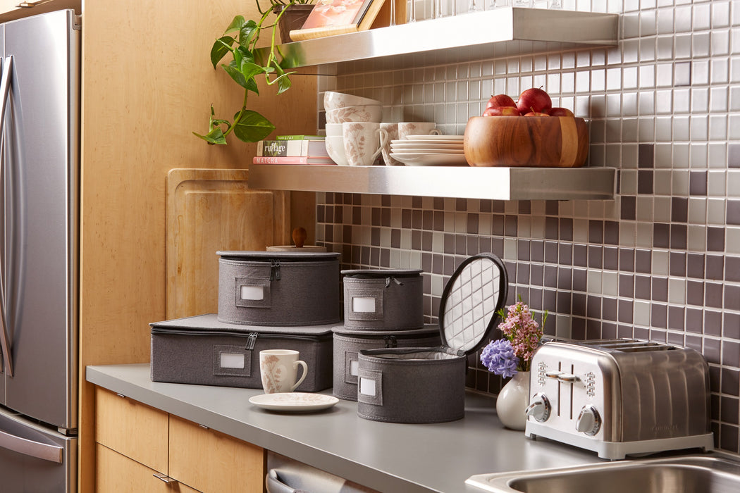 Dinnerware Plate and Cup Storage Set – 5 Piece, Quilted, Grey