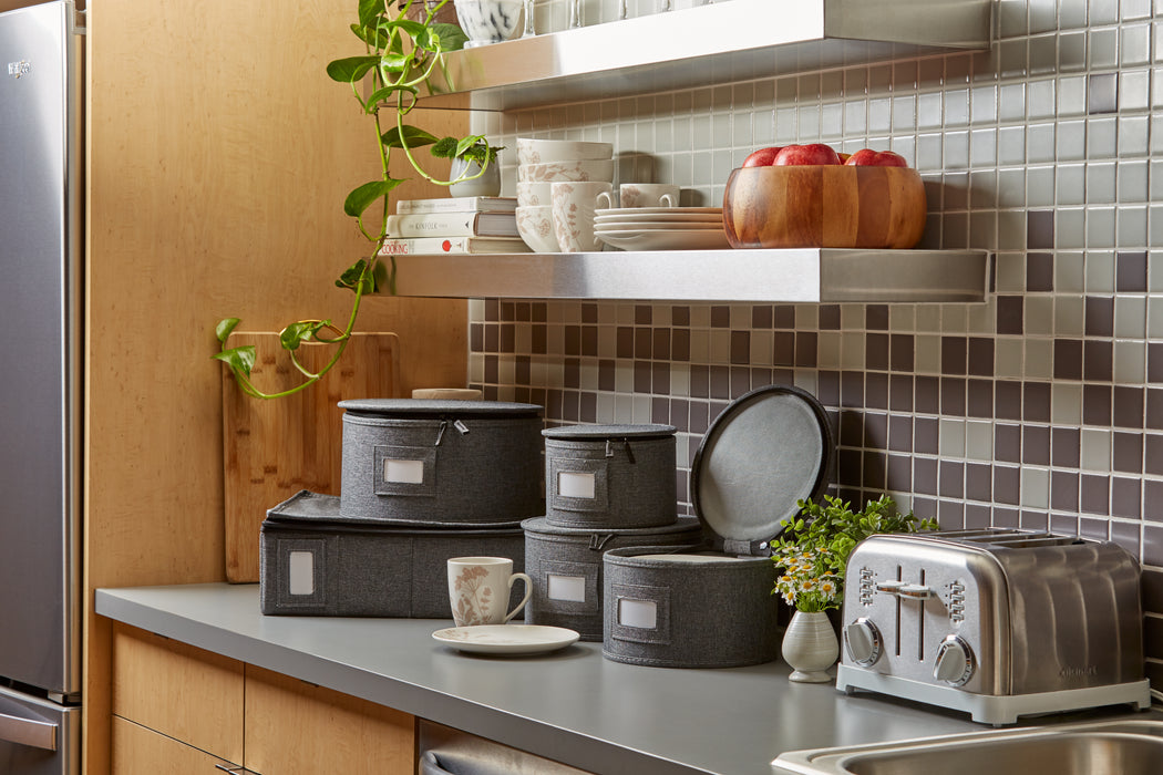 Dinnerware Plate and Cup Storage Set – 5 Piece, Non-Quilted, Grey